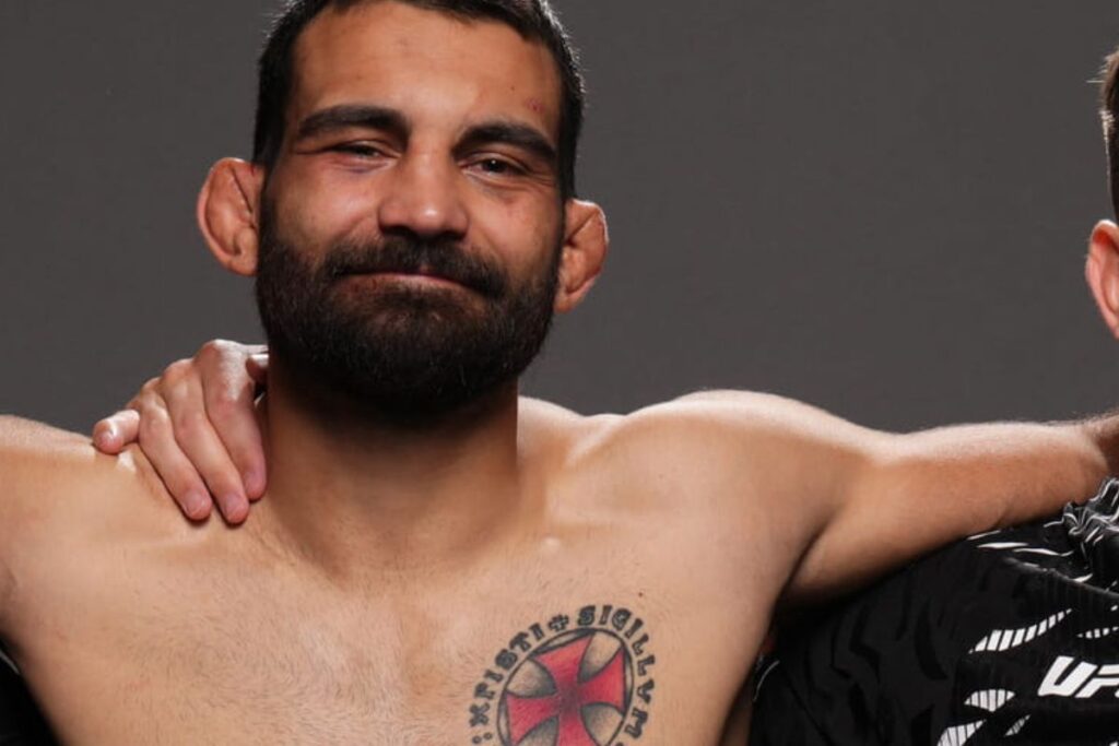 benoit saint denis vs hooker (3)