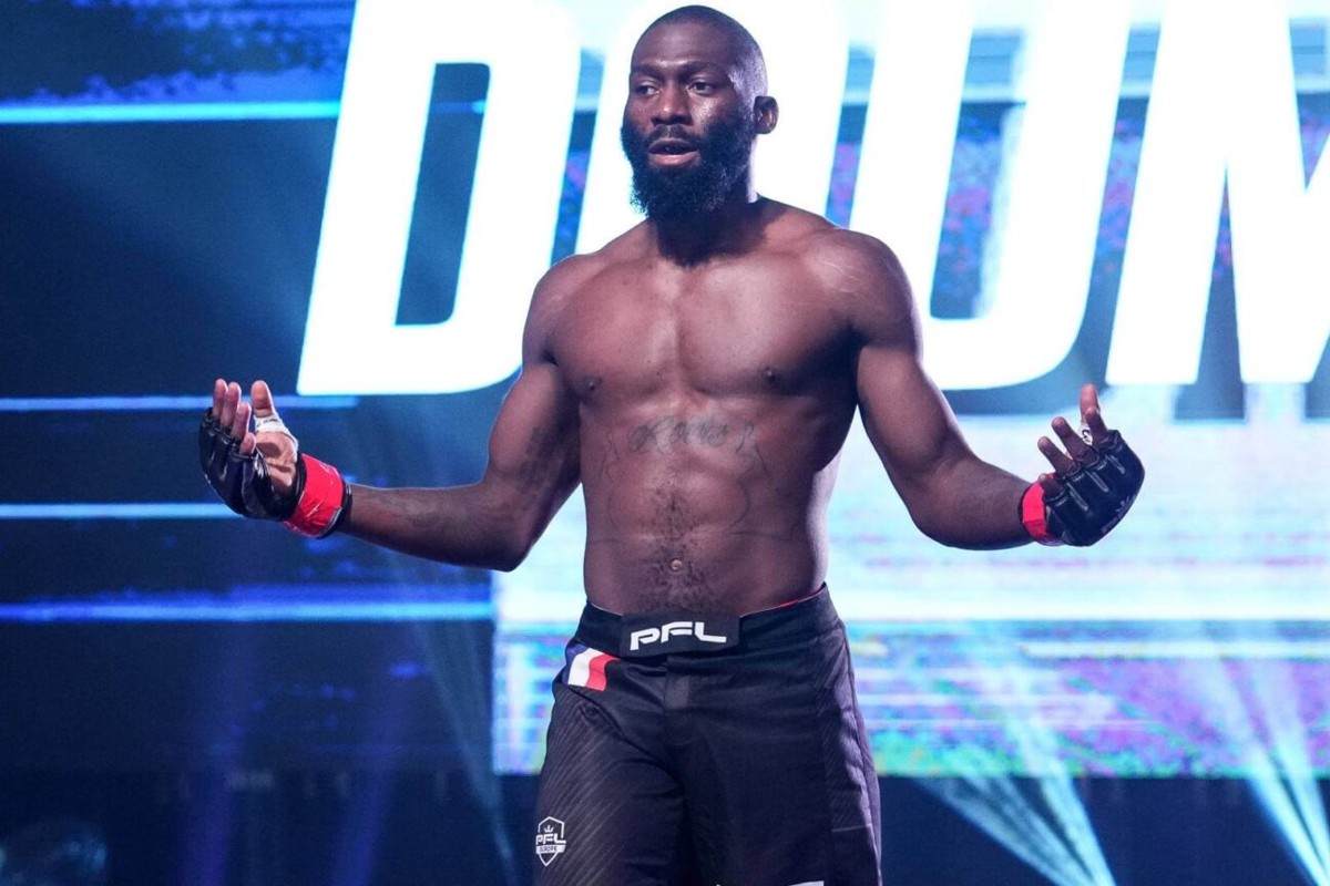 combattant mma noir (1)