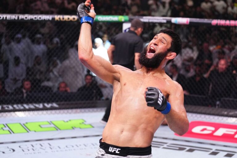 Prochain combat de Khamzat Chimaev : Strickland à l&rsquo;UFC 328